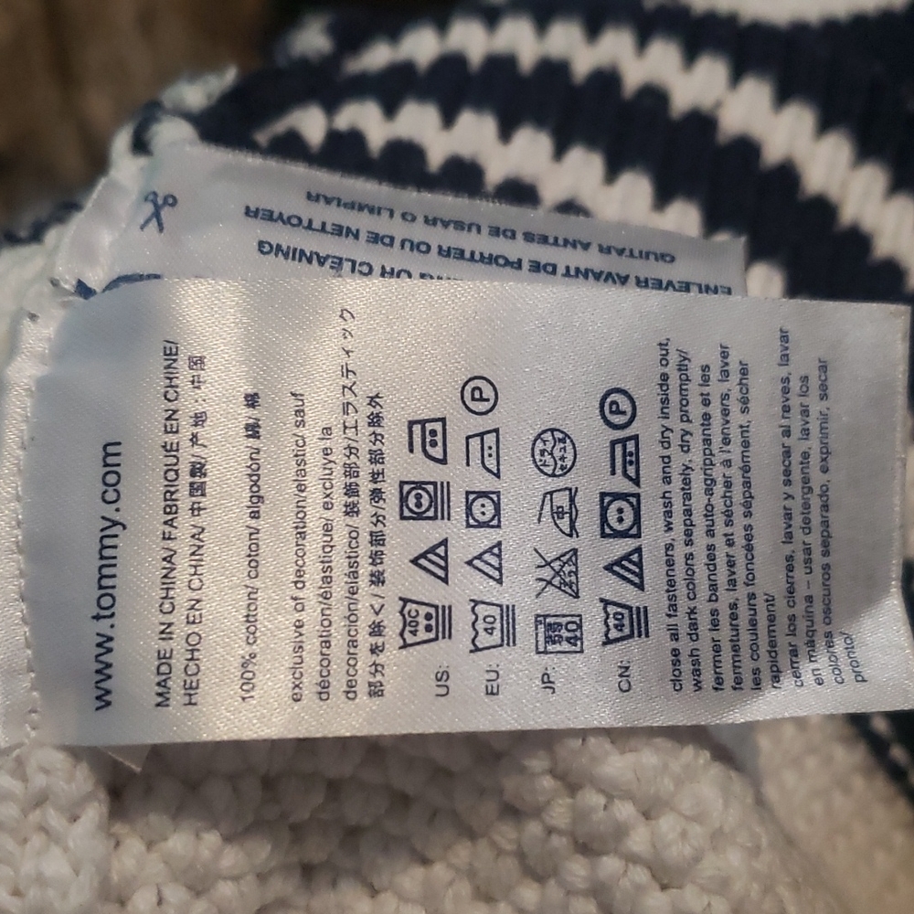 TOMMY HILFIGER Sweater - Picture 6 of 6